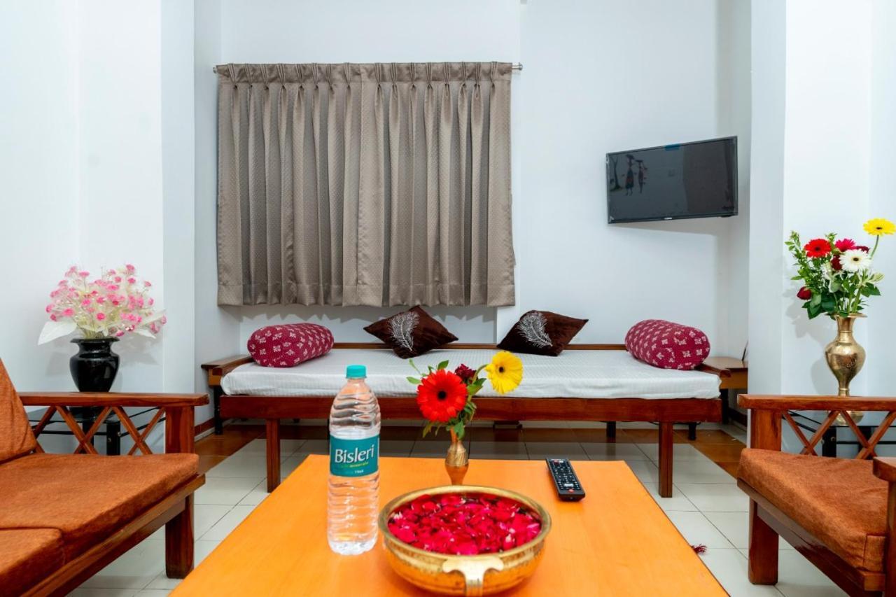 Hotel Green Field Satara Eksteriør billede