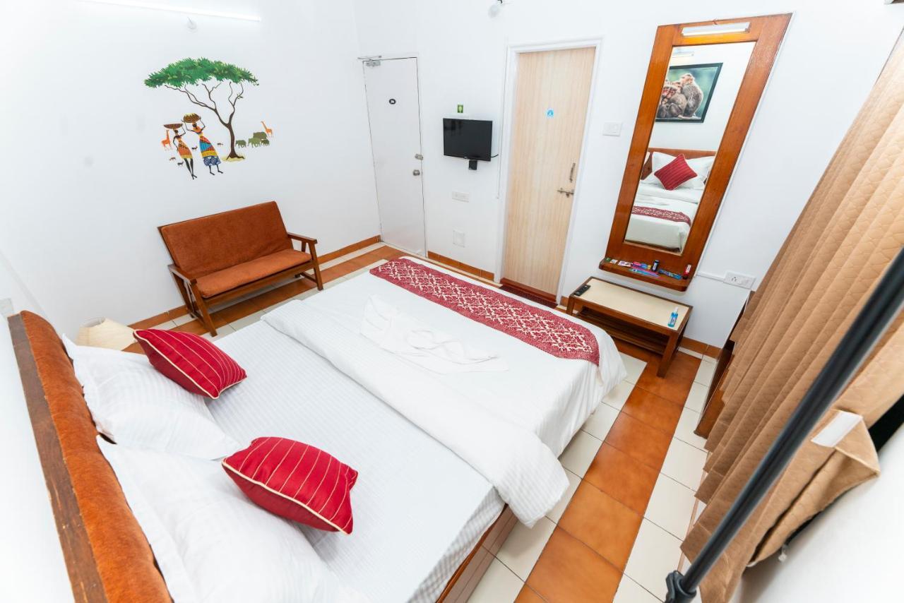 Hotel Green Field Satara Eksteriør billede